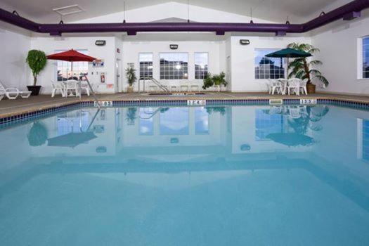 Grandstay Hotel & Suites Becker Bagian luar foto